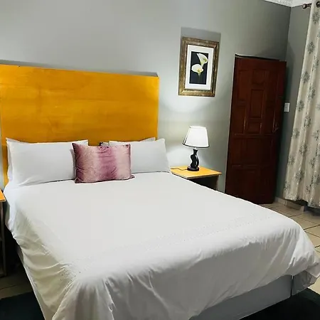 Flat In Rustenburg Exterior photo